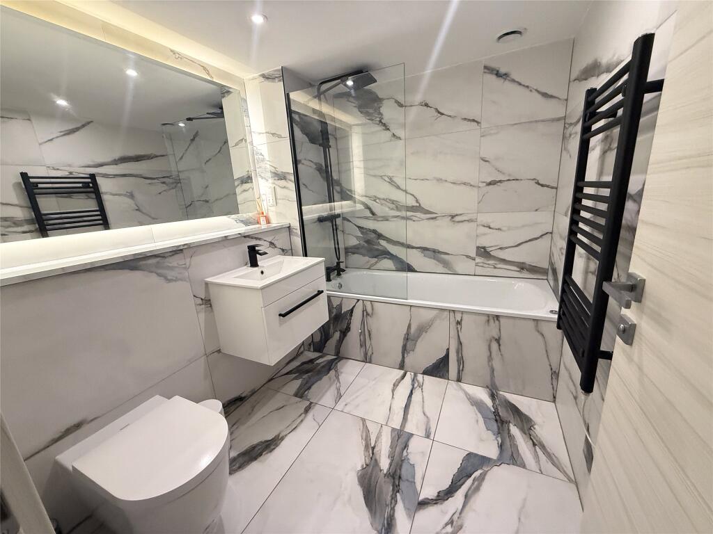 Apartment in London - View 3