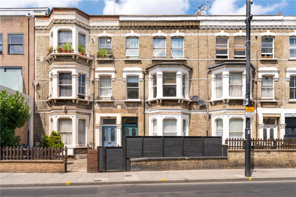 Apartment in London - More