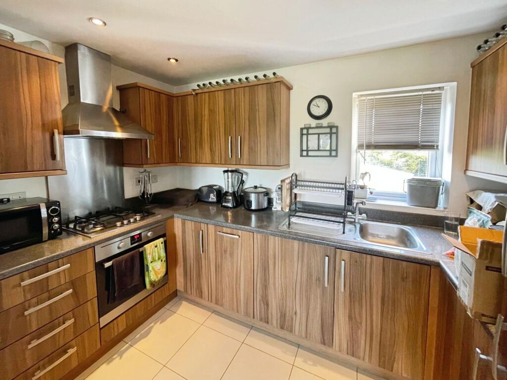 Apartment in Basingstoke and Deane, Lychpit, Popley - View 4