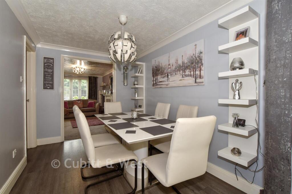 House in Crawley, Broadfield - View 5