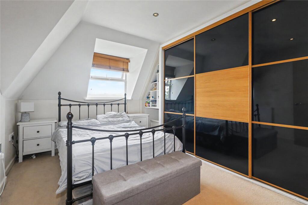 Apartment in Guildford - More