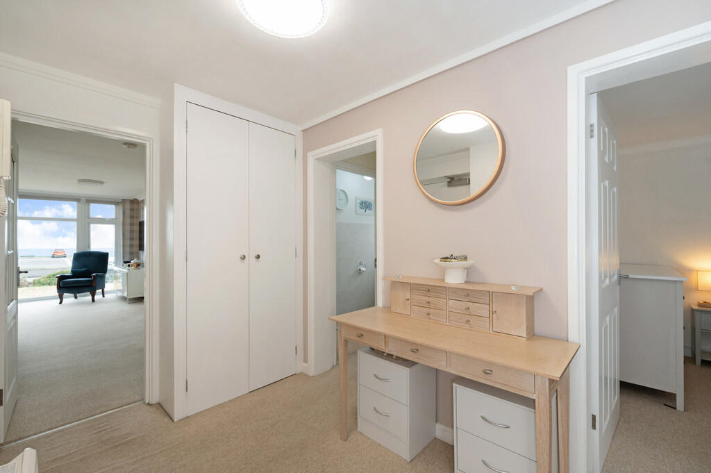 Apartment in Gosport, Lee-on-the-Solent - More