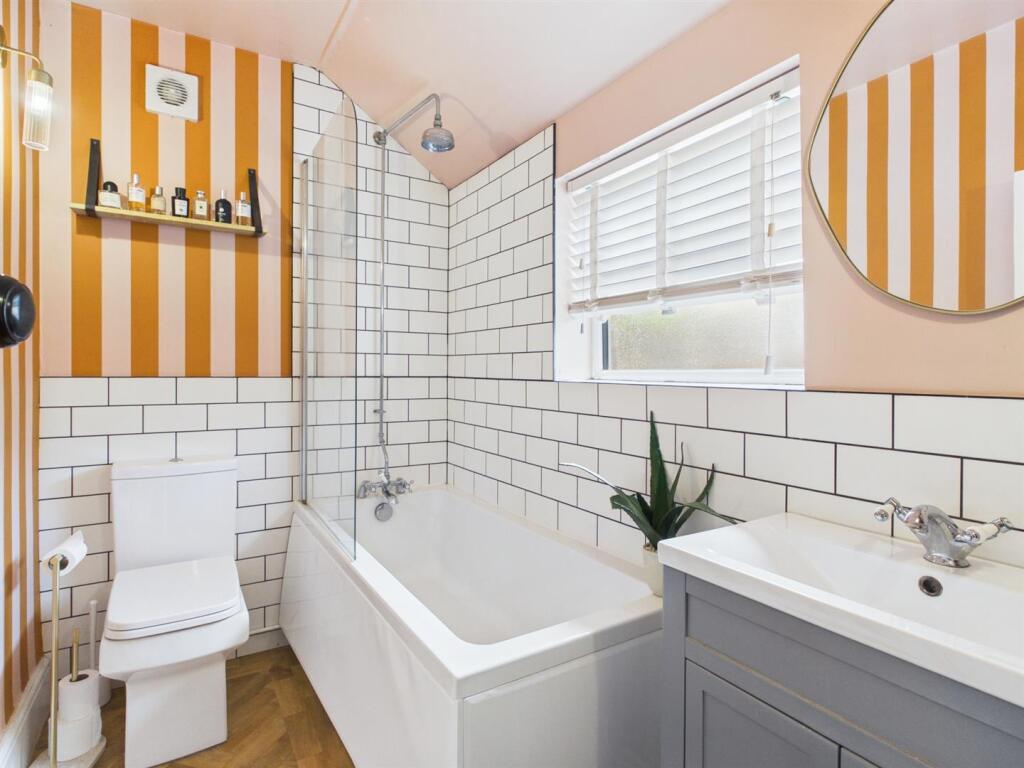House in Dudley, West Midlands - More