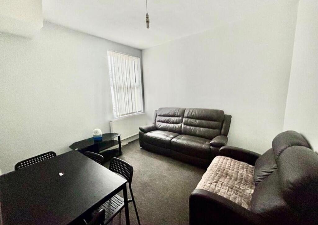 House in Stockton-on-Tees - View 4