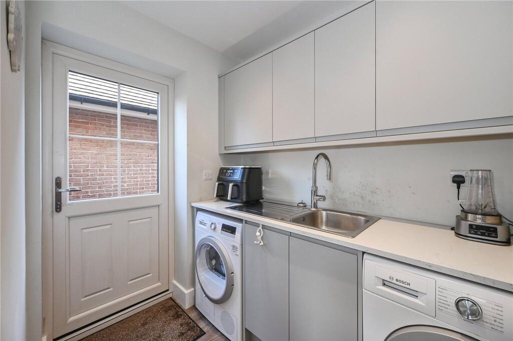 Woodlark Gardens, Hambrook, PO18 - More