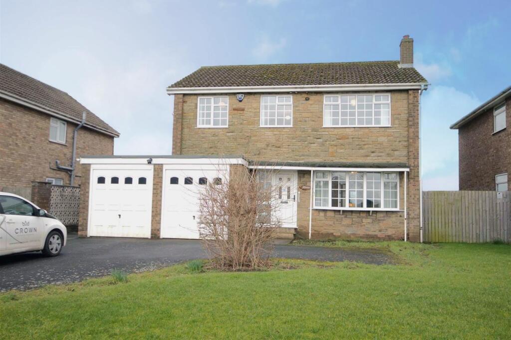 4-bed detached on Ledgate Lane, Burton Salmon, Leeds, £475,000