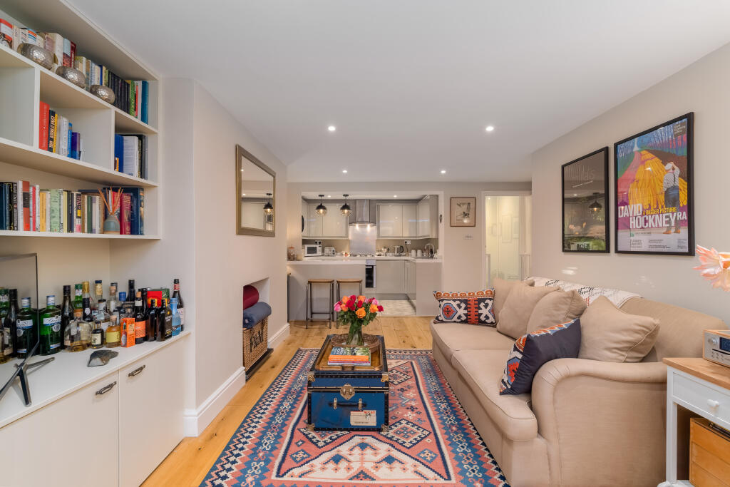 Apartment in London - View 3