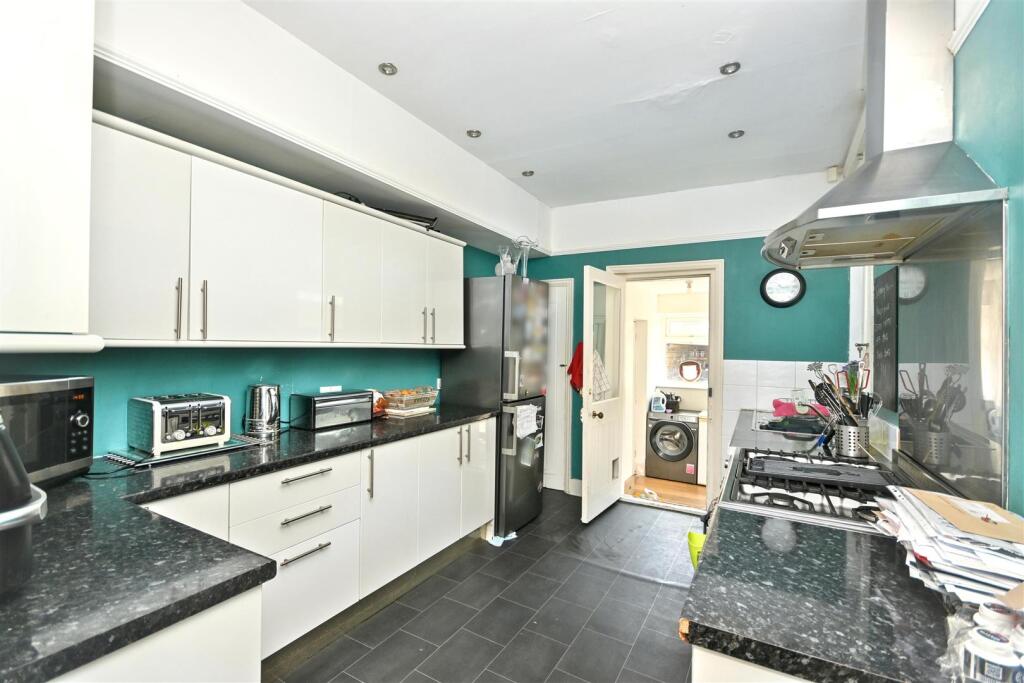 Desmond Road, Eastbourne photo 3