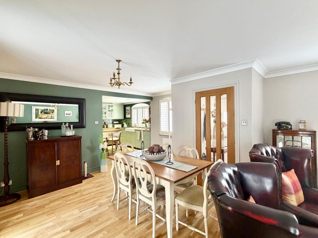 House in Bexhill-on-Sea, White Hill - More
