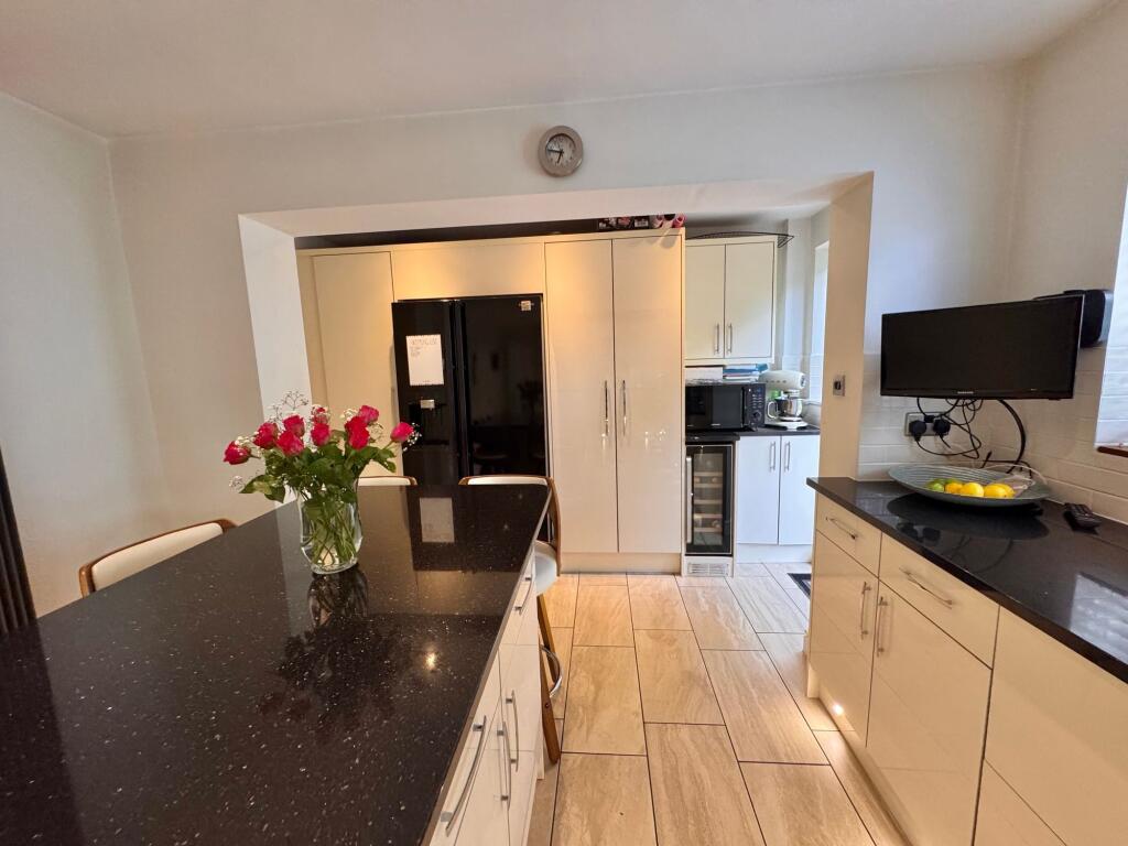 Chaucer Drive, Galley Common, CV10 - More