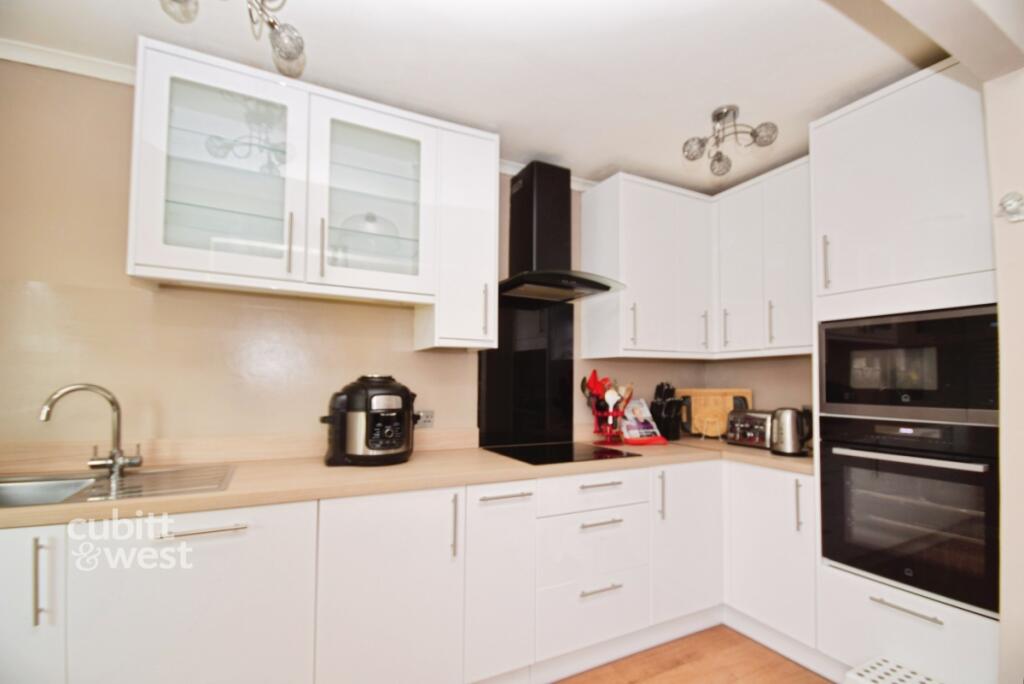 Main image of property: Barmouth Road, Croydon CR0