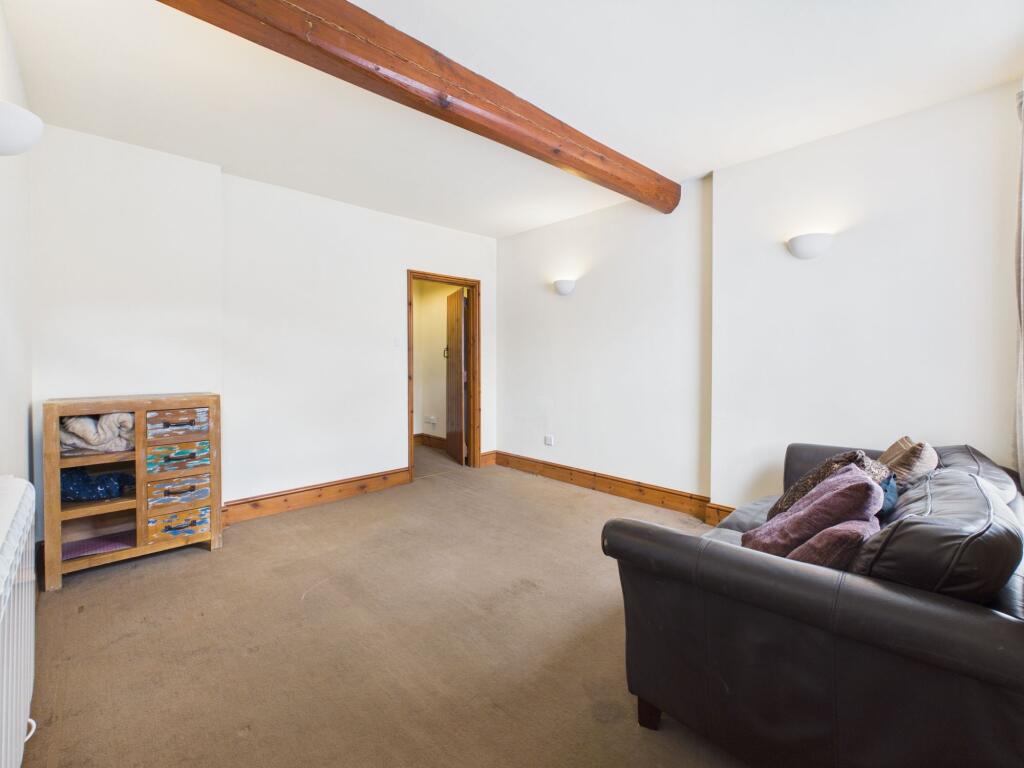 House in Weedon Bec - More