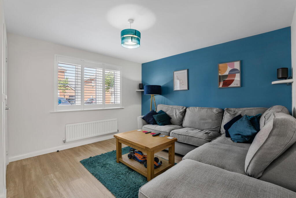 House in Gloucester - View 3