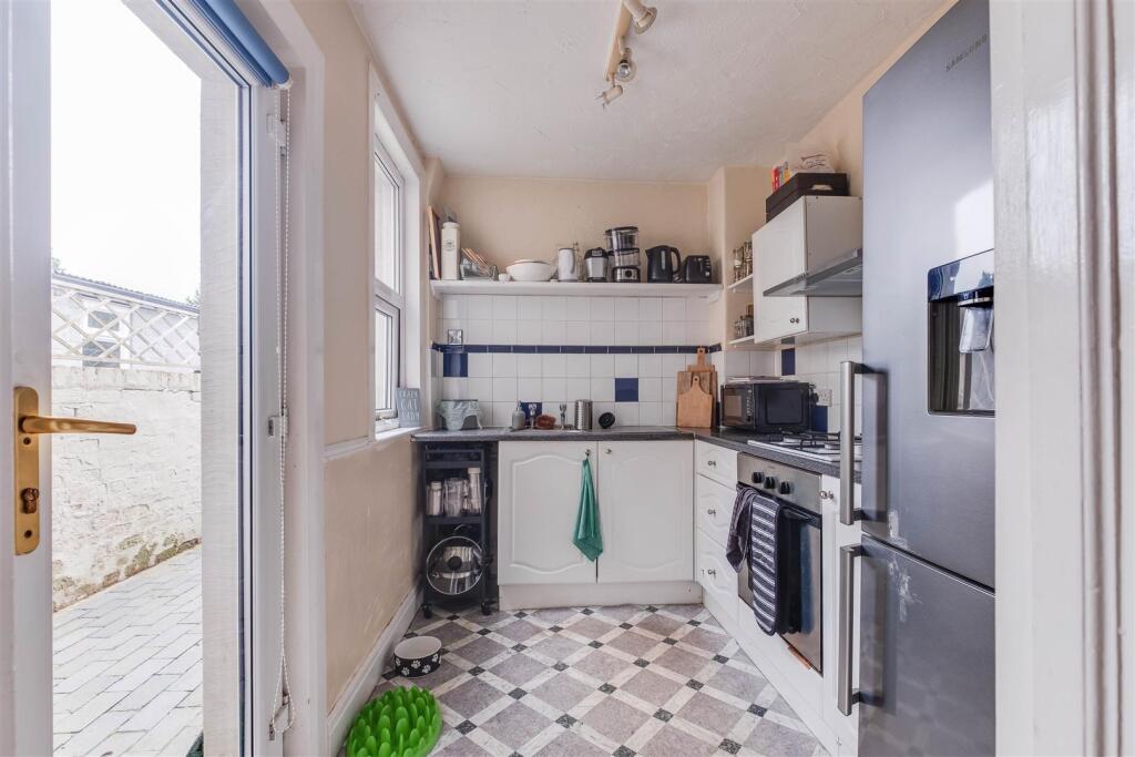 House in Neston, Little Neston - More