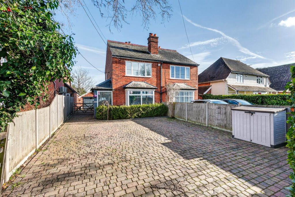 Main image of property: Reading Road, Winnersh, RG41