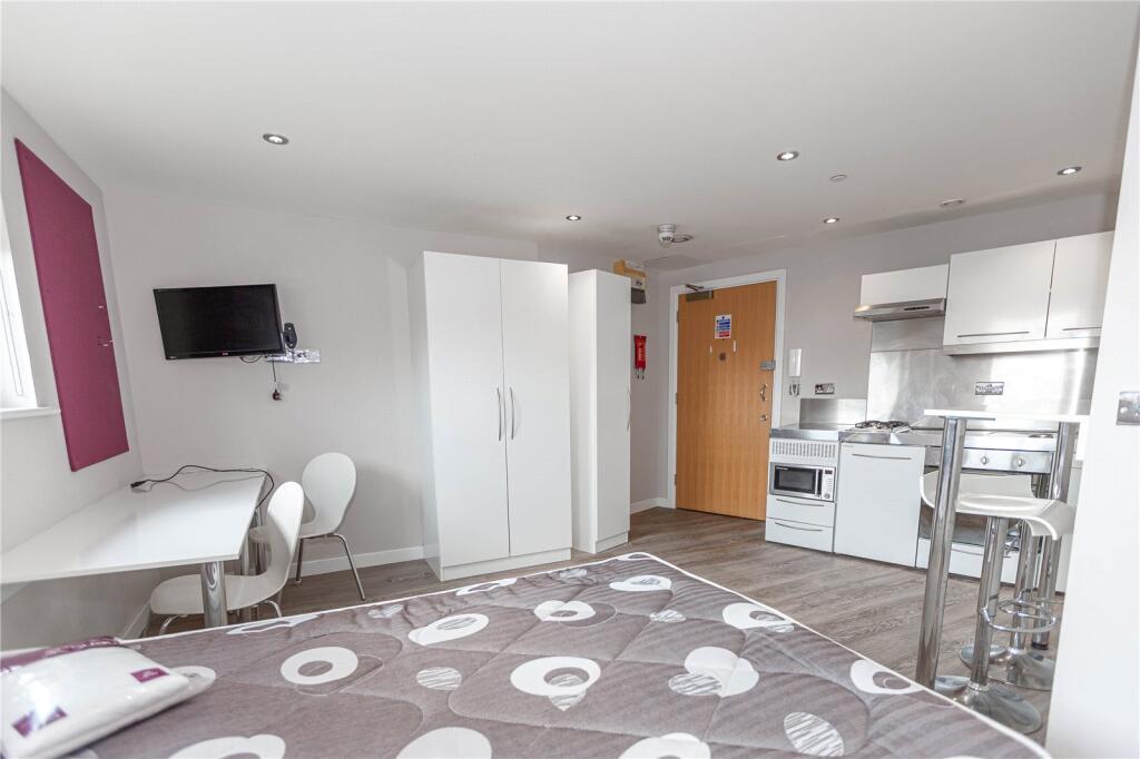 Apartment in Bristol - View 2