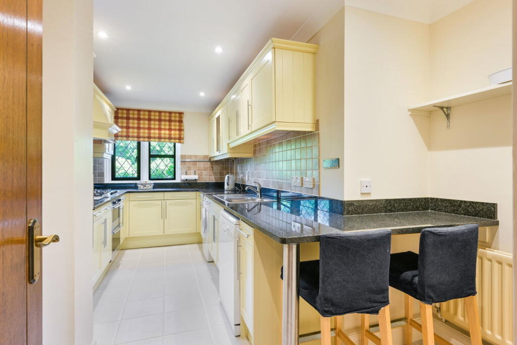 Apartment in Redhill - View 5