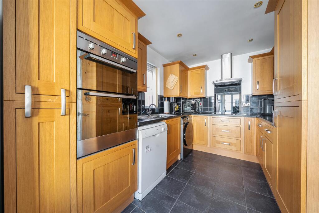 House in Gosport, Hampshire - View 4