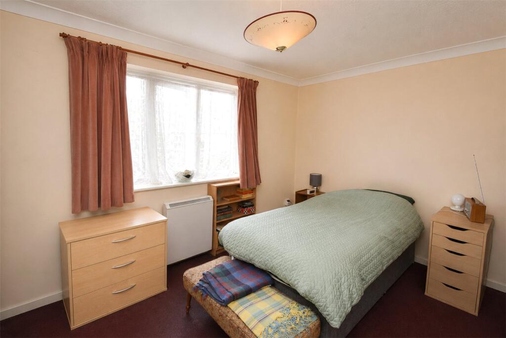 Apartment in Wirral, Liverpool City Region - View 5