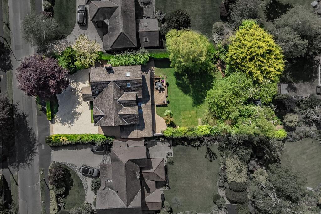 Mayfield Road, Bramhall, SK7 photo 3
