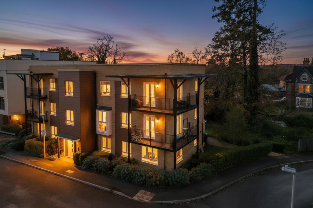 Main image of property: Whitley Rise, Reading, RG2