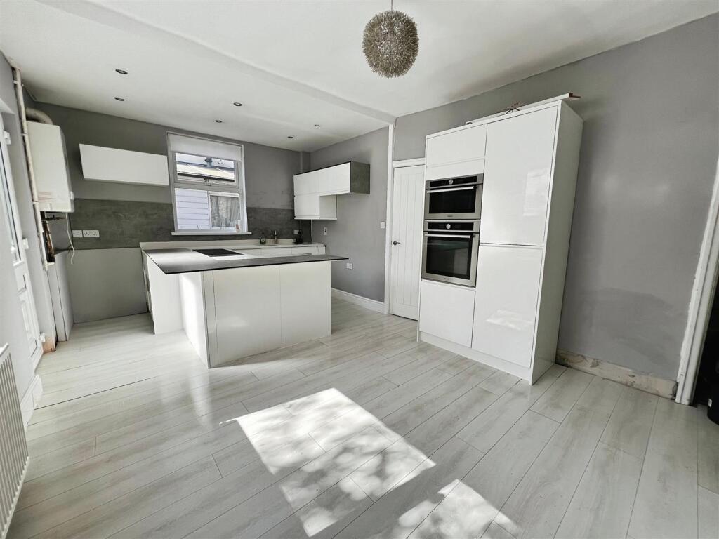 House in Bradford - View 5