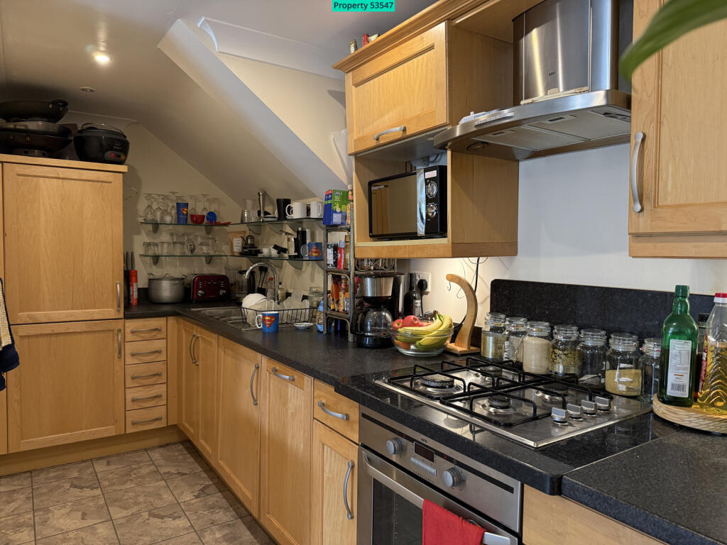Russell Square, High Street, Broadway, WR12 7AP - More