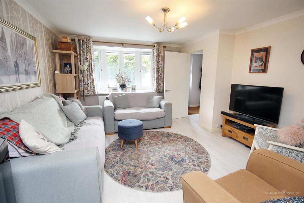 Overdown Road, Tilehurst, Reading – další