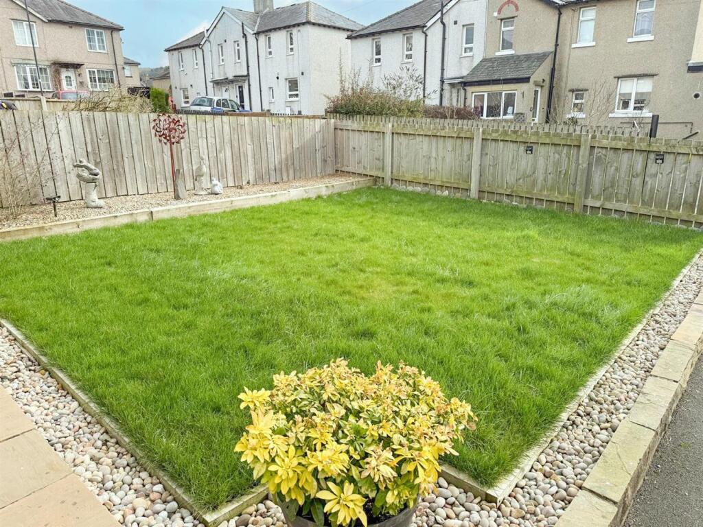 Burnside Crescent, Skipton photo 2
