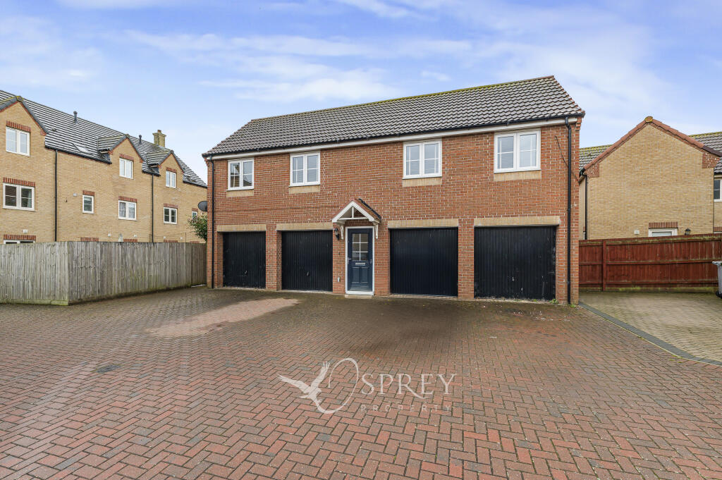 2-bed flat on Farrer Way, Barleythorpe, Oakham, £175,000