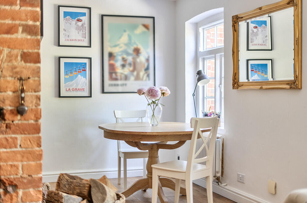 House in Hungerford, West Berkshire - More