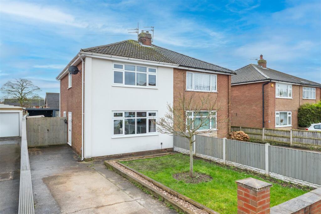 3-bed semi-detached on Poplar Avenue, Euxton, Chorley, £239,995