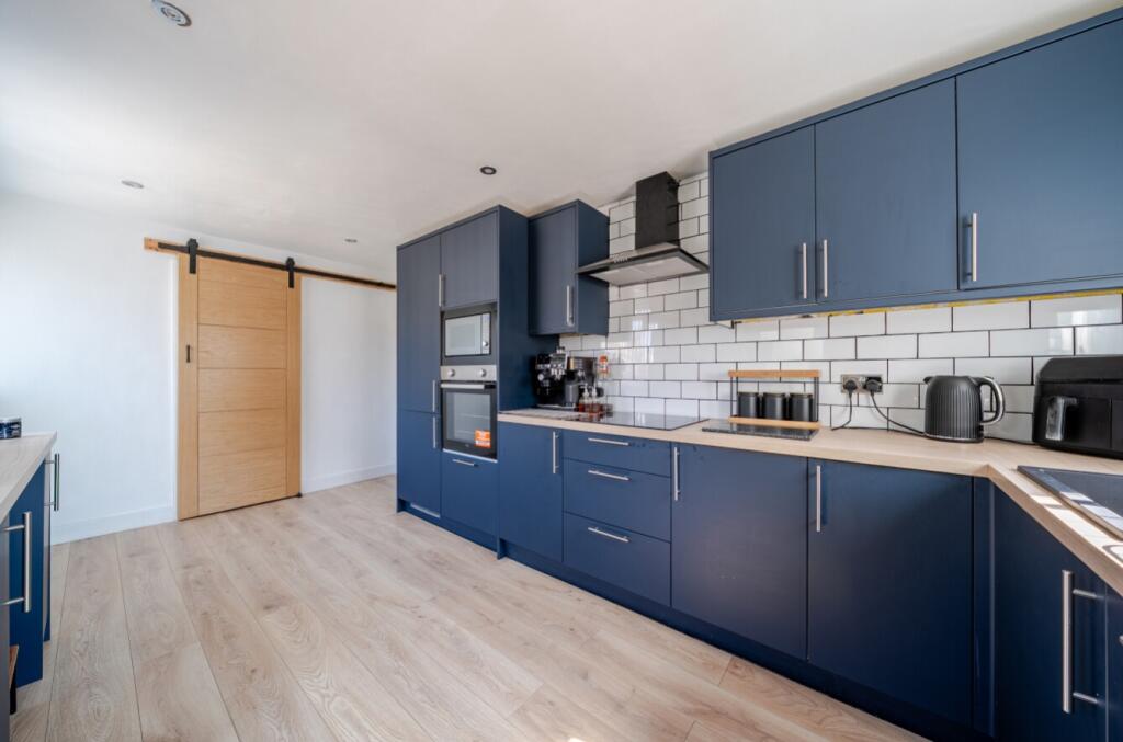 Smithy Crescent, Arnold, Nottingham, Nottinghamshire, NG5 - More
