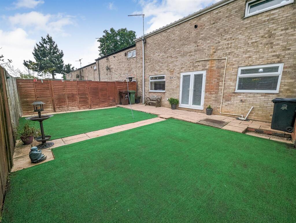 House in Northampton, North Northamptonshire - View 4