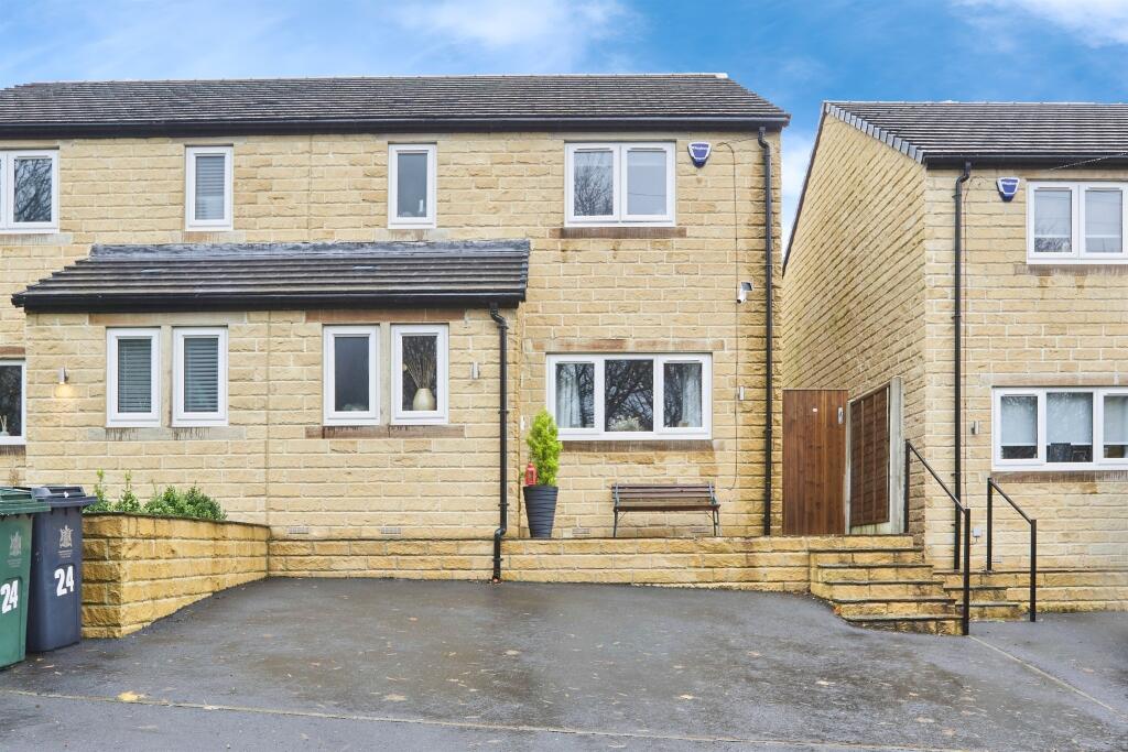Main image of property: Ryan Grove, Keighley