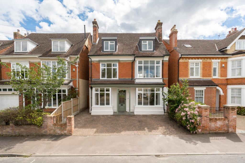 Main image of property: Inglis Road, Lexden, Colchester, Essex, CO3