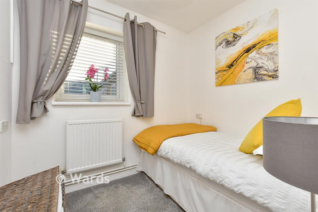 Apartment in Gillingham, Rainham Mark - More