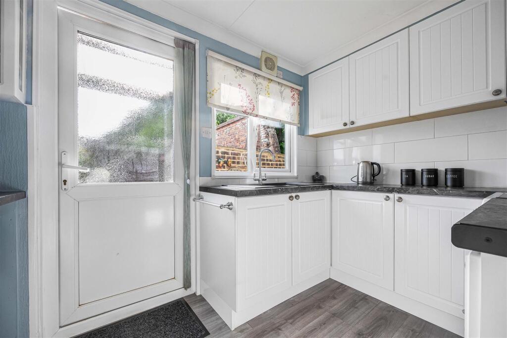 Peppard Road, Emmer Green, Reading photo 5