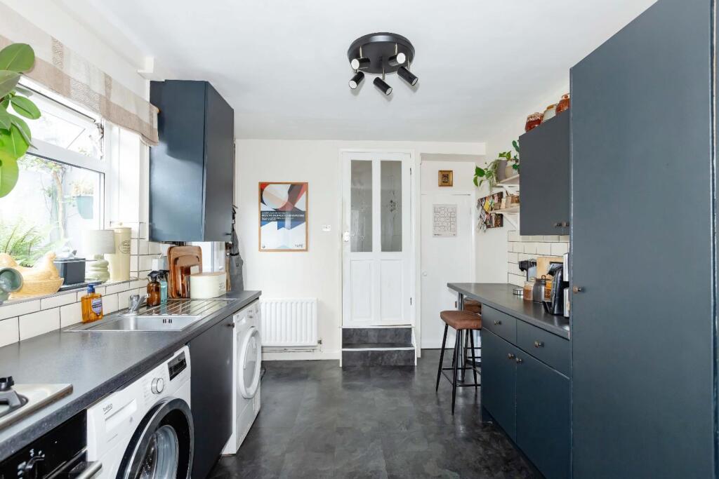 Apartment in Hove, Aldrington - View 4