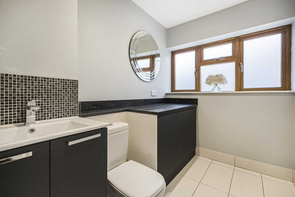 Additional image 11 of The Holdings, Hatfield, Hertfordshire, AL9