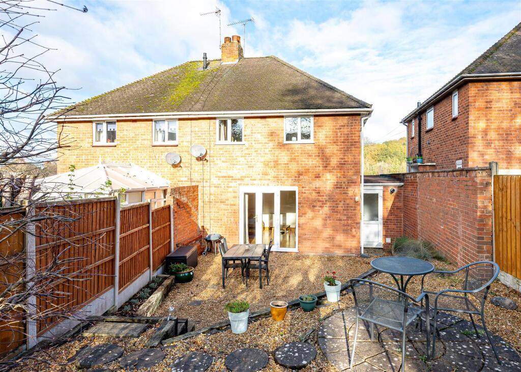 54 Bull Lane, Wombourne, Wolverhampton - View 3