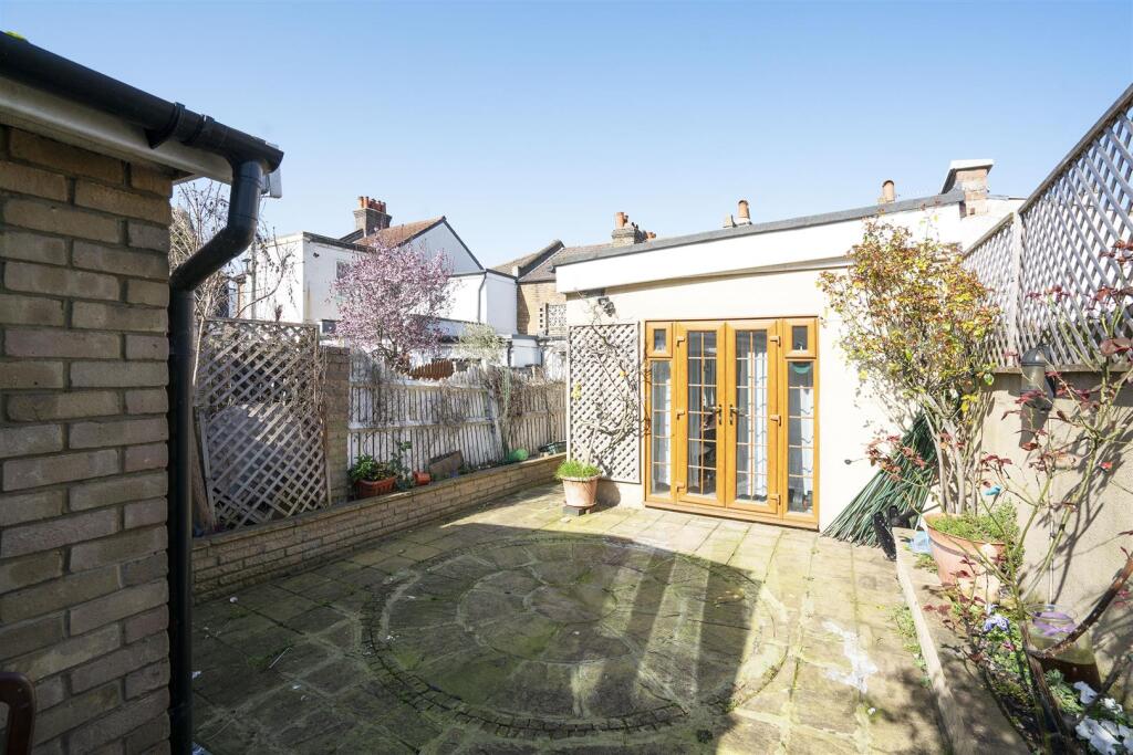 House in London - View 5