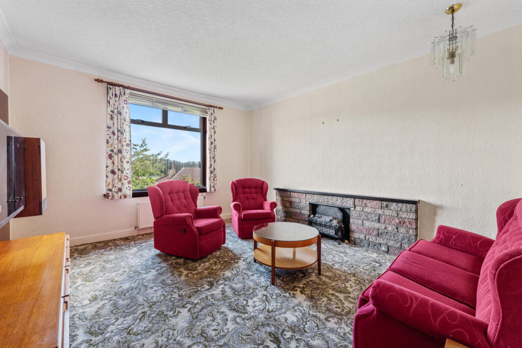 House in Glasgow, North Overlee, Stamperland - View 5