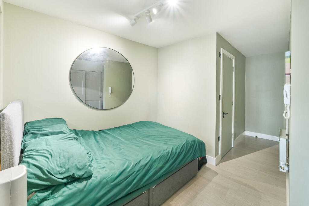 South Norwood, LONDON, SE25 photo 4