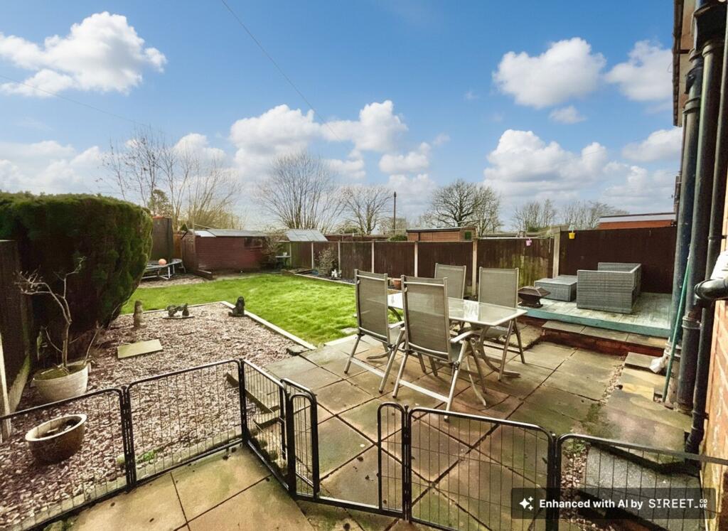 House in Stoke-on-Trent - View 4