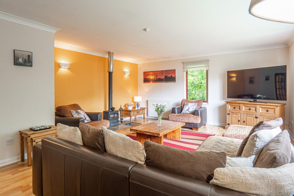 House in Aberdeen - More