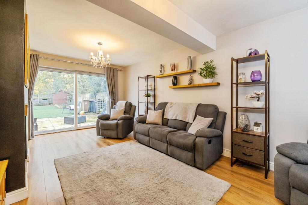 67, Gardenfield photo 3