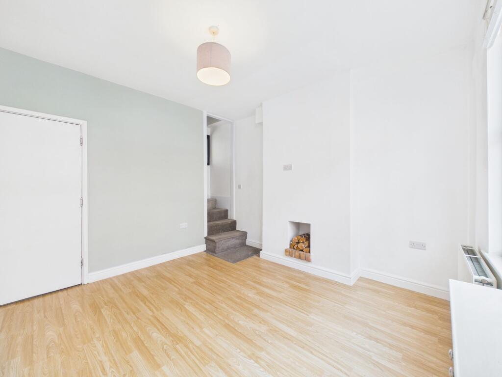 House in Nottingham, Carrington - View 5