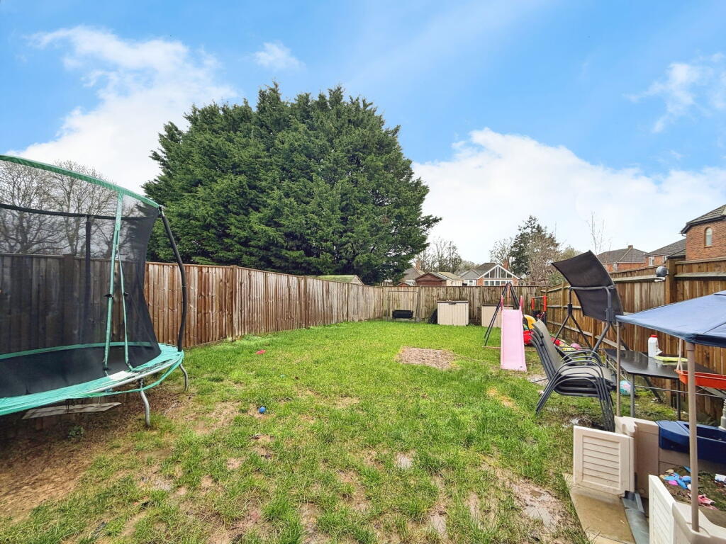 Calmore, Southampton, SO40 2TB photo 4