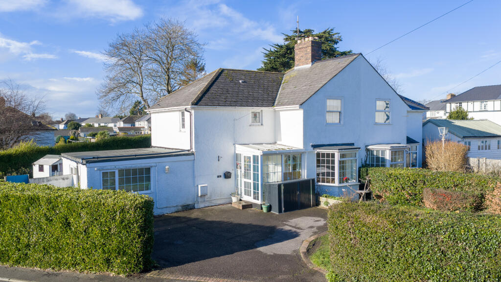 Main image of property: Tan Y Fron, Barry